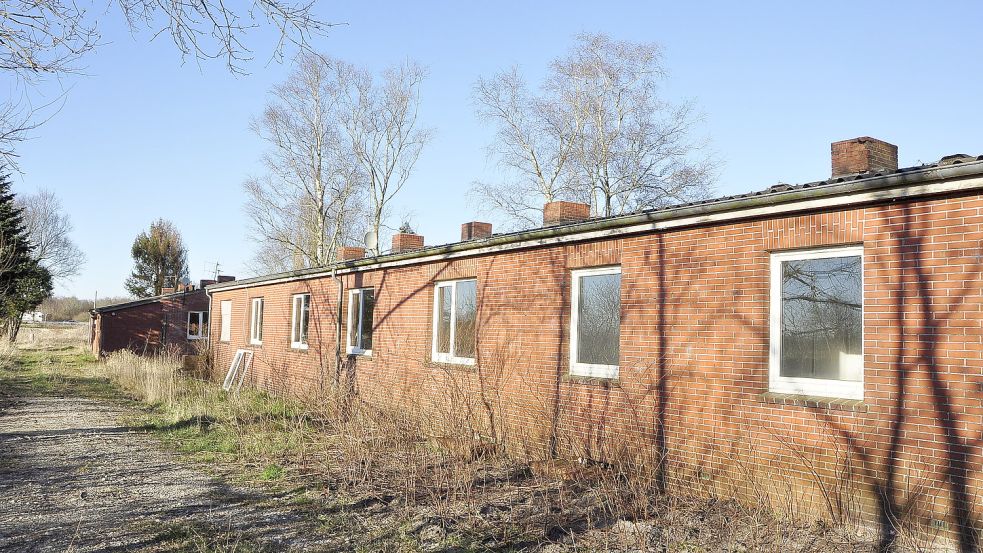 Selbst für Obdachlosen-Unterkünfte zu marode: Die Wohnungen an der Eisinghausener Straße werden abgerissen. Foto: Wolters/Archiv