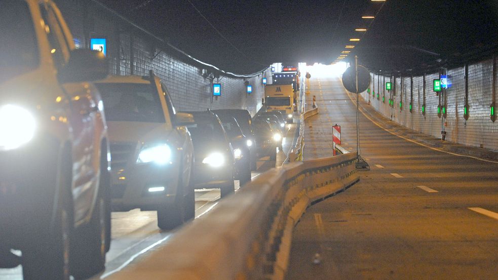 Im Sommer wird es im Emstunnel wieder eng. Foto: Ortgies/Archiv