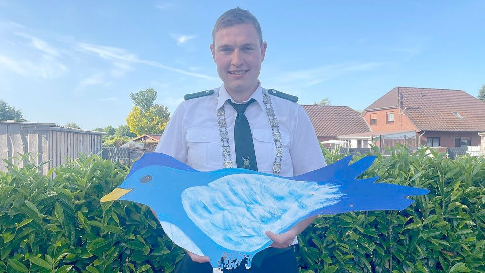 Marc Neeland setzte sich beim Schießen um den Gemeindekönig durch und holte sich den blauen Vogel. Foto: Neeland/Schützenverein