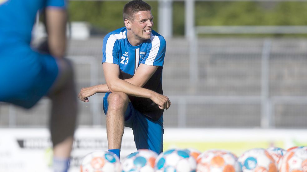 Auch Kapitän Bastian Dassel freut sich auf die neuformierte Kickers-Mannschaft. Foto: Doden/Emden