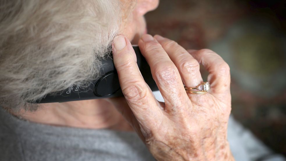 Betrugsversuche über das Telefon haben zugenommen. Foto: Karl-Josef Hildenbrand/dpa