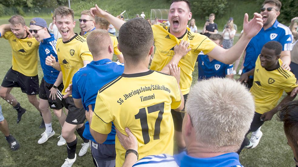 Simon Ihler kam, traf und feierte: Der Joker war der Matchwinner. Foto: Doden/Emden