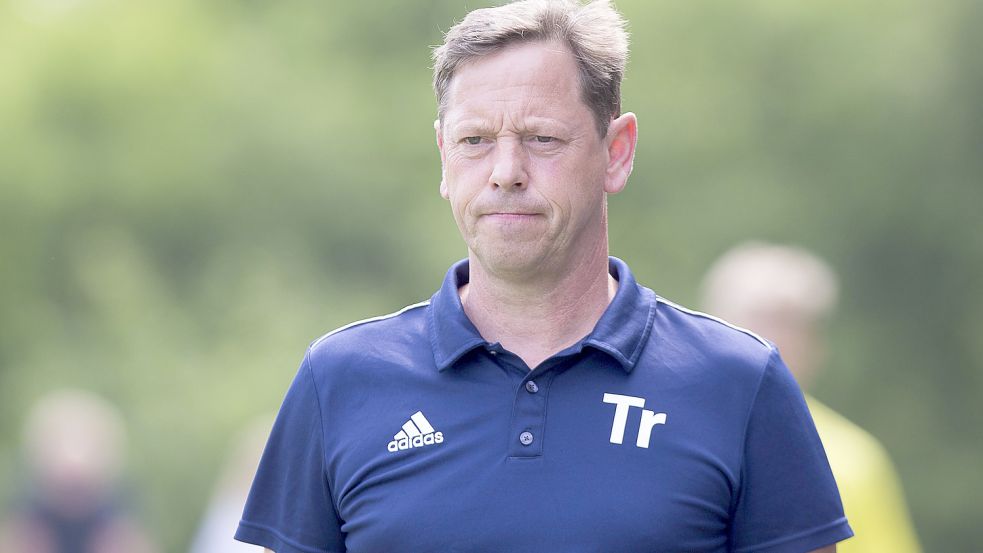Dienstag startet Ralf Backhaus mit seinem Esenser Team in die Vorbereitung auf die Landesliga-Saison. Foto: Doden/Emden