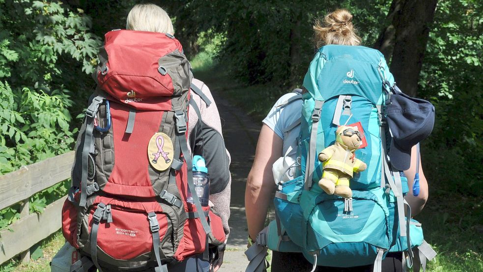 Die Rucksäcke der Frauen wiegen je 13 bis 14 Kilogramm. Foto: Ullrich