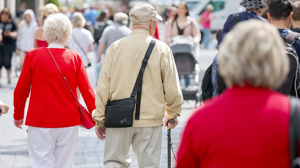Zum 1. Juli werden in Deutschland die Renten erhöht. Foto: dpa/Jan Woitas