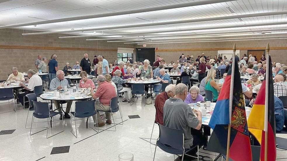 An dem „Platt Duetz Eetens Kort“ nahmen an die 200 US-Ostfriesen teil. Foto: privat