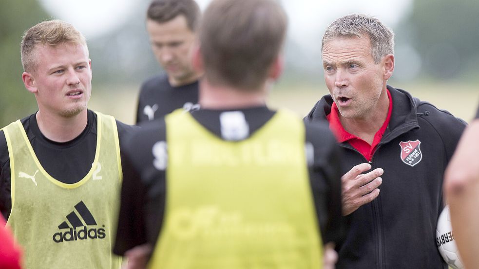 Stefan Marx ist seit wenigen Wochen der neue Trainer beim SV Holtland. Foto: Doden/Emden