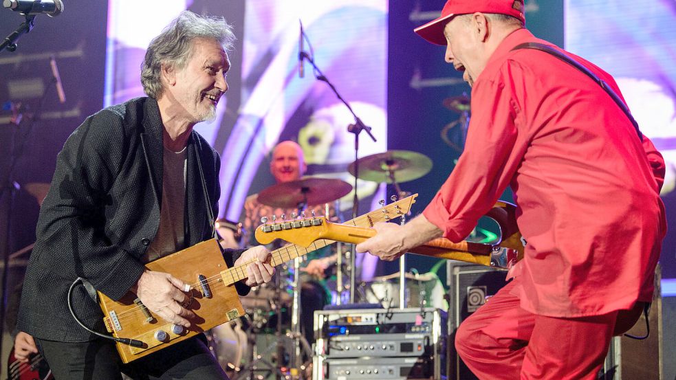 Geier Sturzflug wollen die Freilichtbühne in Wiesmoor rocken. Fotos: Archiv/OZ