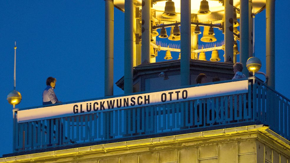 Die Stadt gratuliert mit einem Banner.