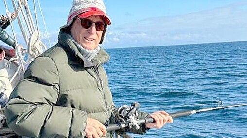 Seinen 75. Geburtstag verbrachte Otto Waalkes bei den Lofoten-Inseln unter anderem mit Angeln. Foto: Privat