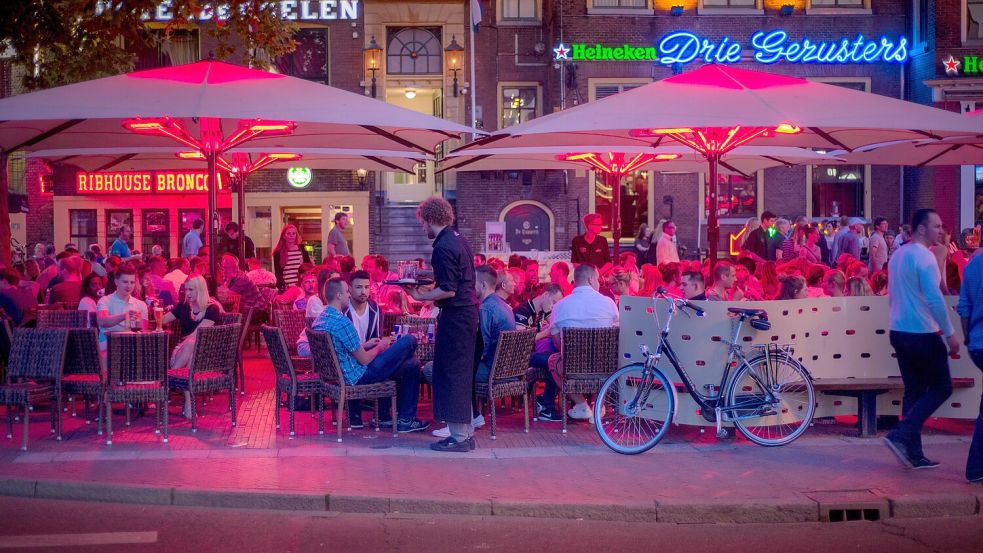 Auch die Gastronomievon Groningen lockt viele Besucherinnen und Besucher an. Foto: Pixabay