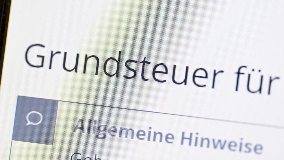 Das Wort „Grundsteuer“ erscheint auf einem Computerbildschirm auf der Seite des Online-Steuerportals Elster. Foto: Weißbrod/DPA