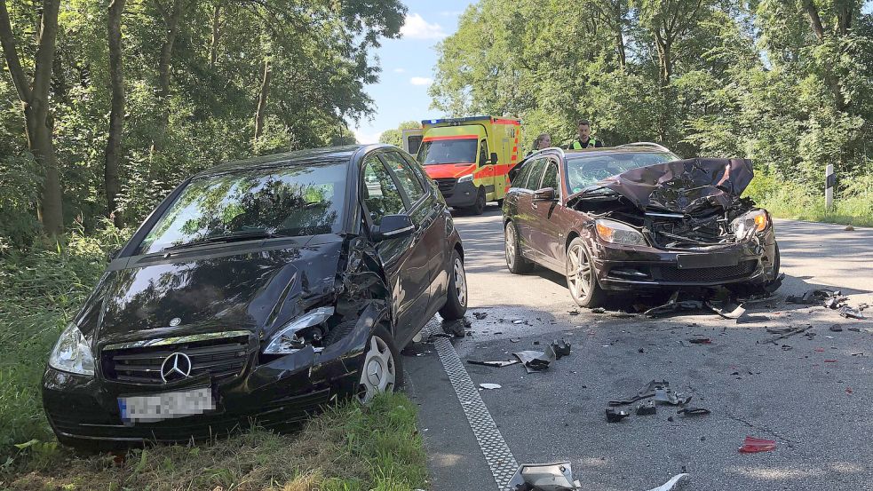 In den Unfall wurden mehrere Autos verwickelt. Foto: Boschbach