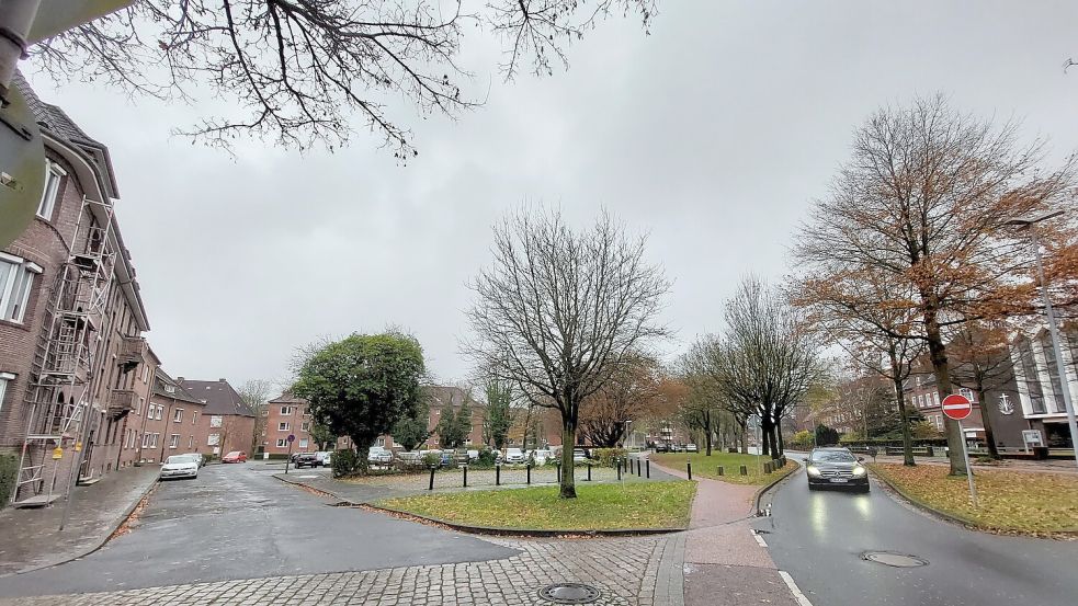 Auf der Fläche zwischen der Medmannstraße (links) und der Ringstraße soll ein Parkhaus entstehen. Foto: Hanssen/Archiv