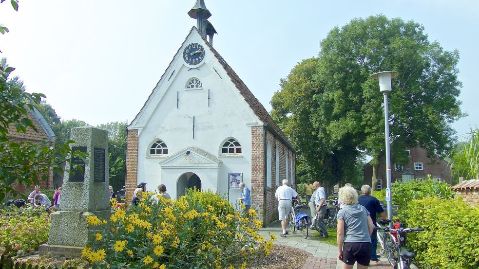 23 Kirchen können bei der Kirchturmtour angesteuert werden. Das Bild zeigt die Kirche in Woltzeten. Foto: Touristik GmbH Krummhörn-Greetsiel