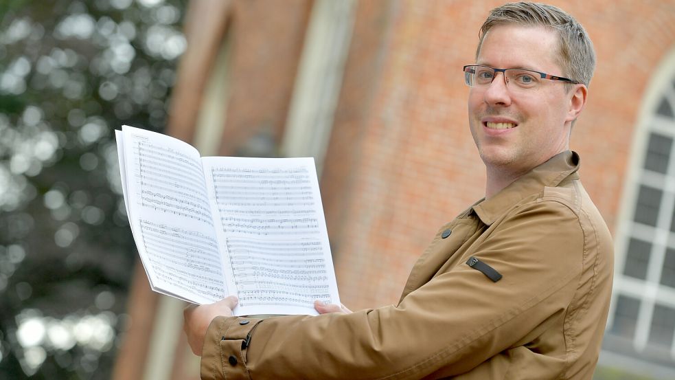 Ab Montag gibt es eine neue Singschule in Leer. Johannes Geßner ist ihr Leiter. Fotos: Ortgies