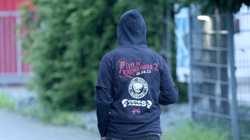 Die Veranstalter haben für "Live in der Krummhörn 2" sogar Merchandise anfertigen lassen. Dies muss nach der Absage der Band "Ernstfall" aber vor der Absage der Band "Goethes Jungs" geschehen sein. Auch hier zeigt sich, dass der Auftritt von "Gehasst, verdammt, vergöttert" offenbar nie zur Diskussion stand. Foto: Hock