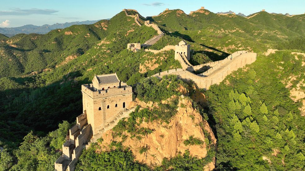 Die Chinesische Mauer ist nicht überall so gut erhalten wie hier. An anderer Stelle klafft nun ein Loch. Foto: IMAGO images/Xinhua