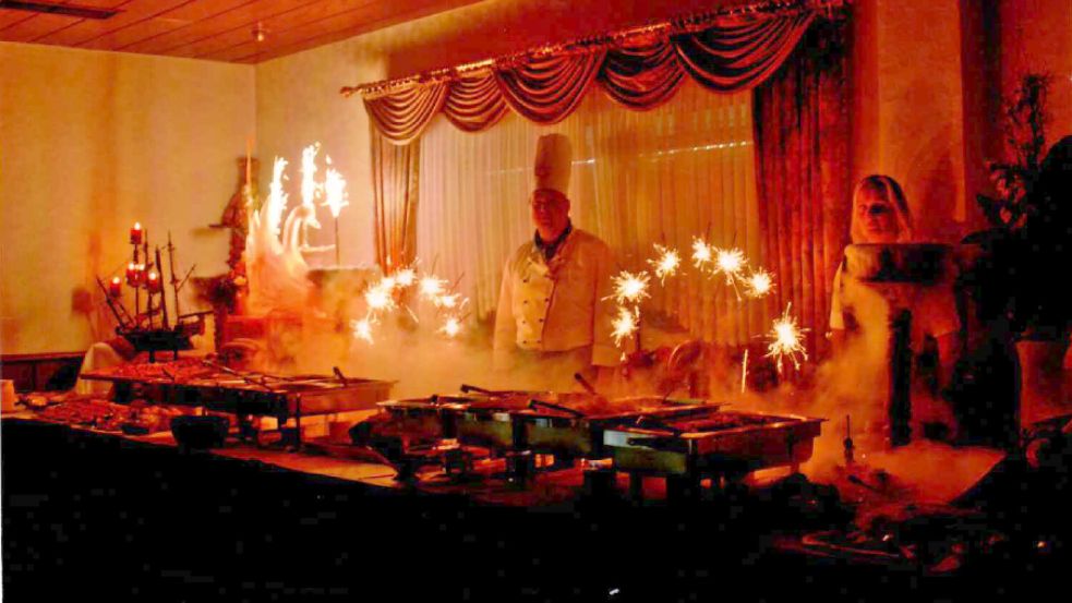 Ein bisschen Glitzer und Show konnte beim kalt-warmen Buffet von Günter de Wall schonmal dabei sein. Foto: privat