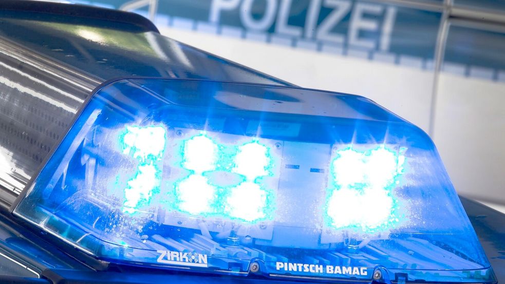 Die Polizei sucht einen dringend Tatverdächtigen. Symbolfoto: Gentsch/DPA