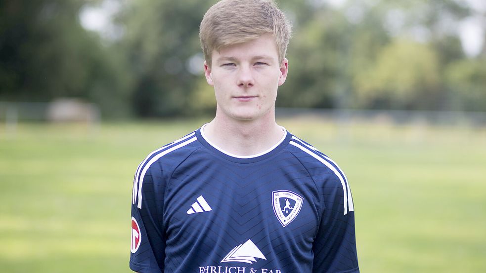 Jheringsfehns Phillip Abbas belohnte sich für eine starke Leistung mit einem Tor. Foto: Doden, Emden