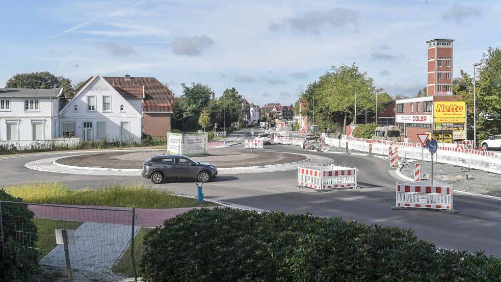 Der Kreisel am Ostende der Fockenbollwerkstraße ist schon fertig. Foto: Ortgies