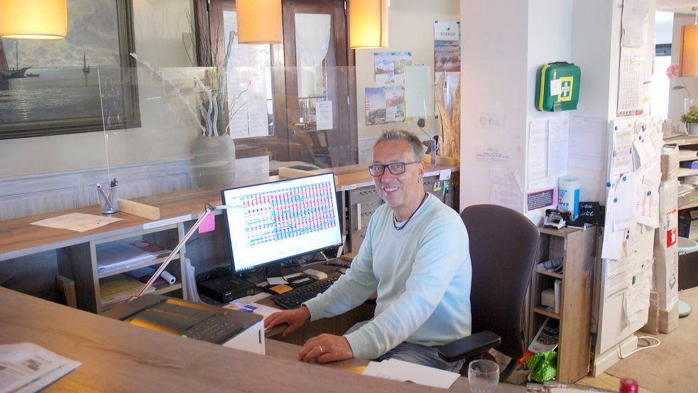 Das Lächeln täuscht: Volkmar Vogel ist sehr besorgt über die aktuellen Entwicklungen. Foto: Ferber