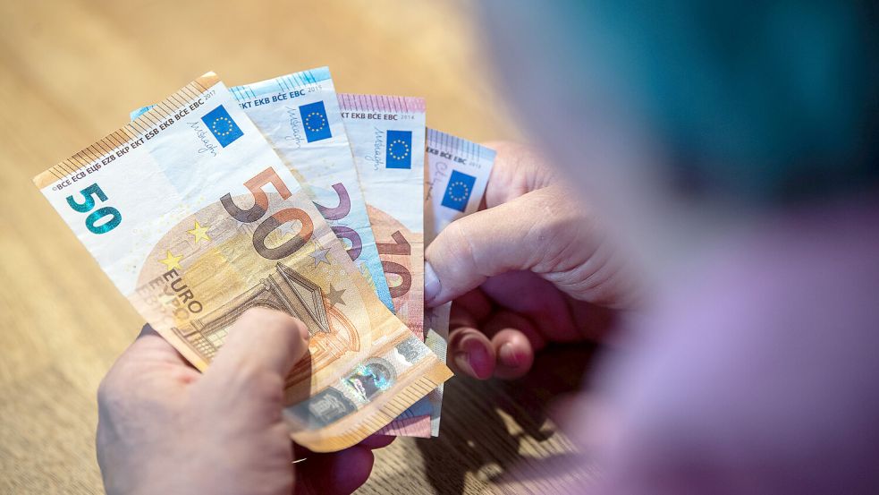 Nachgezählt: Immer mehr Menschen sind finanziell nicht in der Lage auch privat für das Alter vorzusorgen. Foto: dpa/Lino Mirgeler
