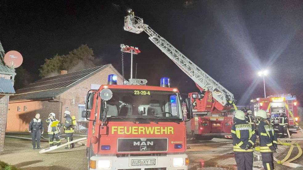 Mehr als 70 Feuerwehrleute waren vor Ort. Foto: Feuerwehr