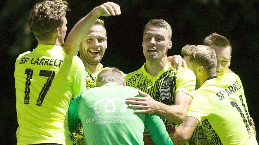 Beste Stimmung herrscht derzeit beim Tabellendritten SF Larrelt. Foto: Doden/Emden