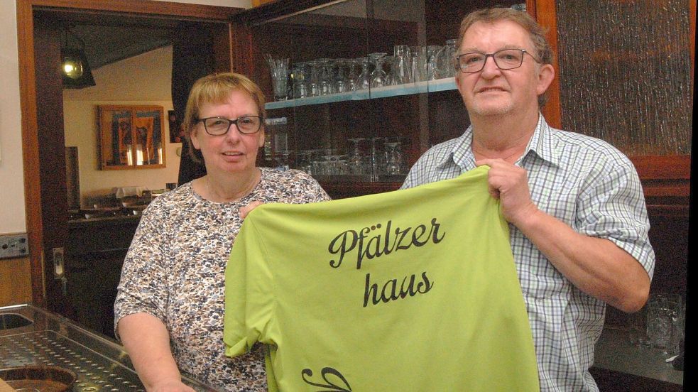 Bald ist Schluss mit dem Pfälzerhaus: Gertrud und Dirk Rocker setzen sich im Juni 2024 zur Ruhe.