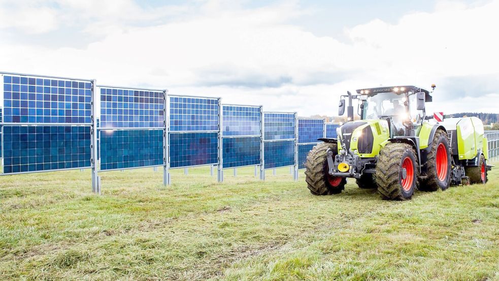 Solarzäune von "Next2Sun" lassen sich laut Herstellerangaben zu wolfssicheren Weidezäunen ausbauen. Foto: Next2Sun Technology GmbH