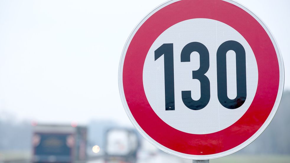 Die Debatten über Tempolimits reißen nicht ab. Dabei kommt es im Straßenverkehr auf andere Dinge an. Foto: Jens Büttner/zb/dpa