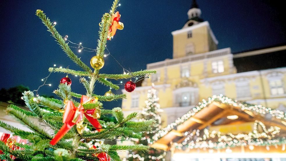 Der Oldenburger Weihnachtsmarkt könnte etwas stiller werden als üblich. Foto: Dittrich/dpa/Archiv