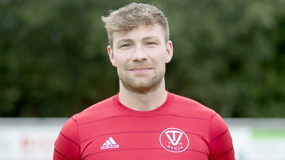 Eike Schmidt gelangen beim Bunder 9:0-Kantersieg gegen Aurich gleich fünf Treffer. Foto: Doden/Emden
