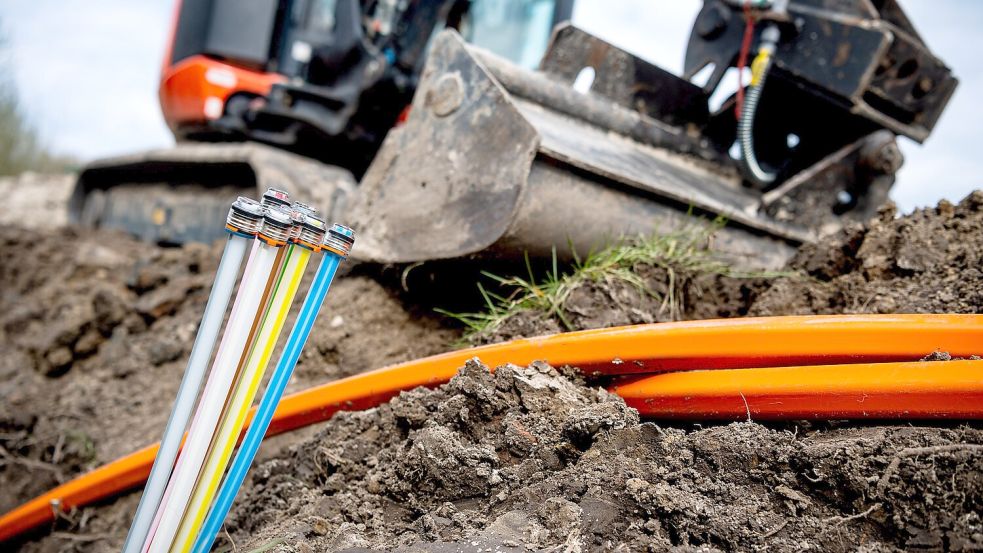 Nach Angaben der Telekom wird das Glasfasernetz in einer ersten Etappe bis Ostern 2025 zunächst für 2329 Haushalte ausgebaut. Foto: dpa