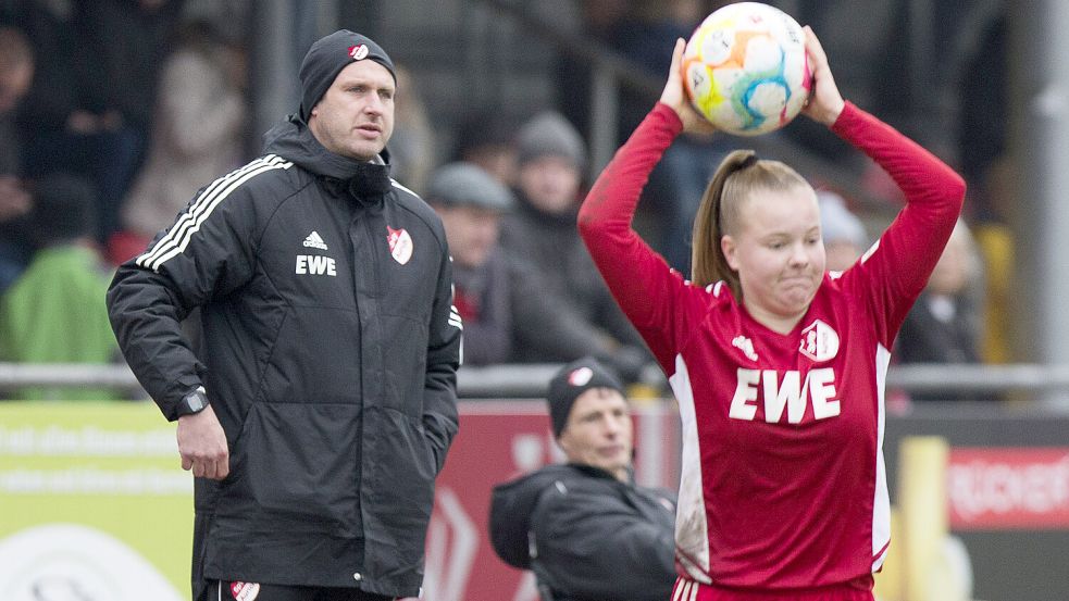 Die B-Juniorinnen führte Stefan Wilts in die Bundesliga, etablierte sie dort und wurde mit ihnen vergangene Saison sogar Deutscher Vizemeister. Foto: Doden/Emden