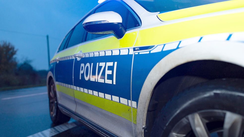 In Hanau hat die Polizei ein Auto angehalten, das mutmaßlich offenbar von einem 14-Jährigen gesteuert wurde. Foto: imago images/Fotostand
