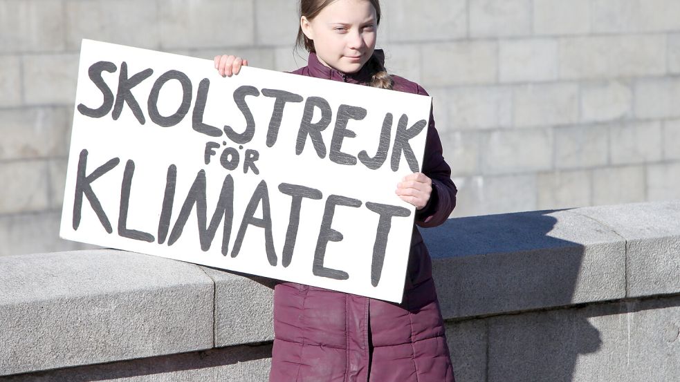 Alles begann mit einem Pappschild, mit dem Greta Thunberg vor dem schwedischen Parlament protestierte. Innerhalb weniger Monate wurde daraus eine weltweite Klimabewegung geboren. Foto: dpa