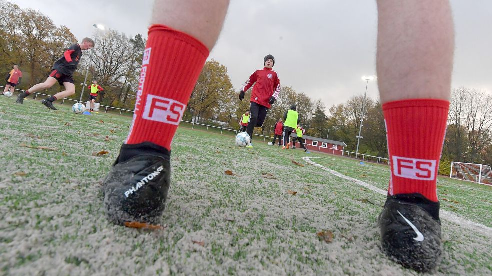Die Fußballer aus der Gemeinde Uplengen können jetzt wetterunabhängig trainieren. Foto: Ortgies