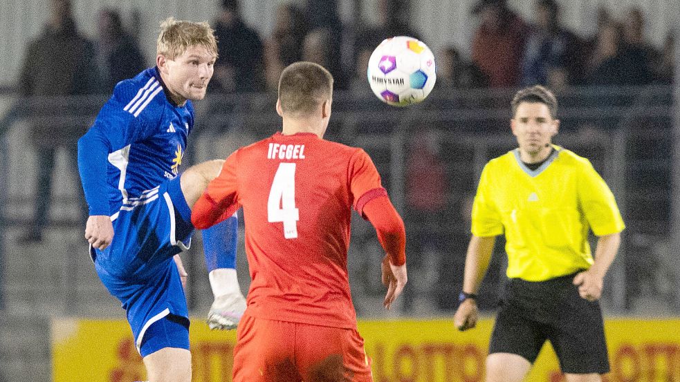 Im Mittelfeld des BSV Kickers Emden ist Janek Siderkiewicz seit dem vierten Spieltag gesetzt. Seither verpasste er keine Spielminute. Foto: Doden/Emden