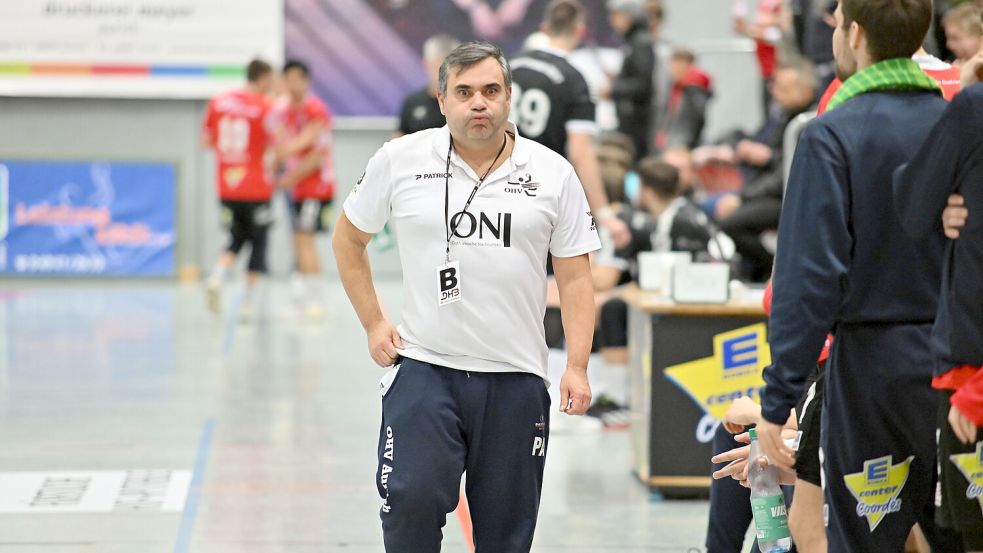 Nervenaufreibend war die Partie auch für OHV-Trainer Pedro Alvarez. Foto: Doden/Blomberg