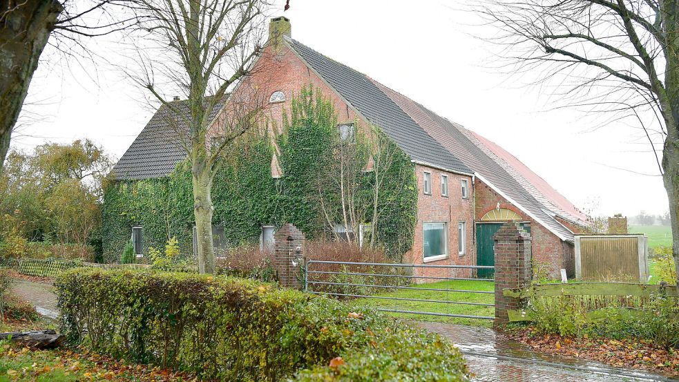 Der Gulfhof gehört zum historischen Dorfkern des Dorfes Rysum und steht unter Ensemble-Schutz. Foto: Wagenaar