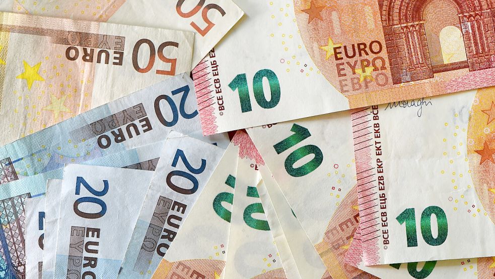 Gerichte und Staatsanwaltschaften haben Geldauflagen zugunsten ostfriesischer Vereine und Organisationen verhängt. Symbolfoto: Kalaene/ZB/dpa