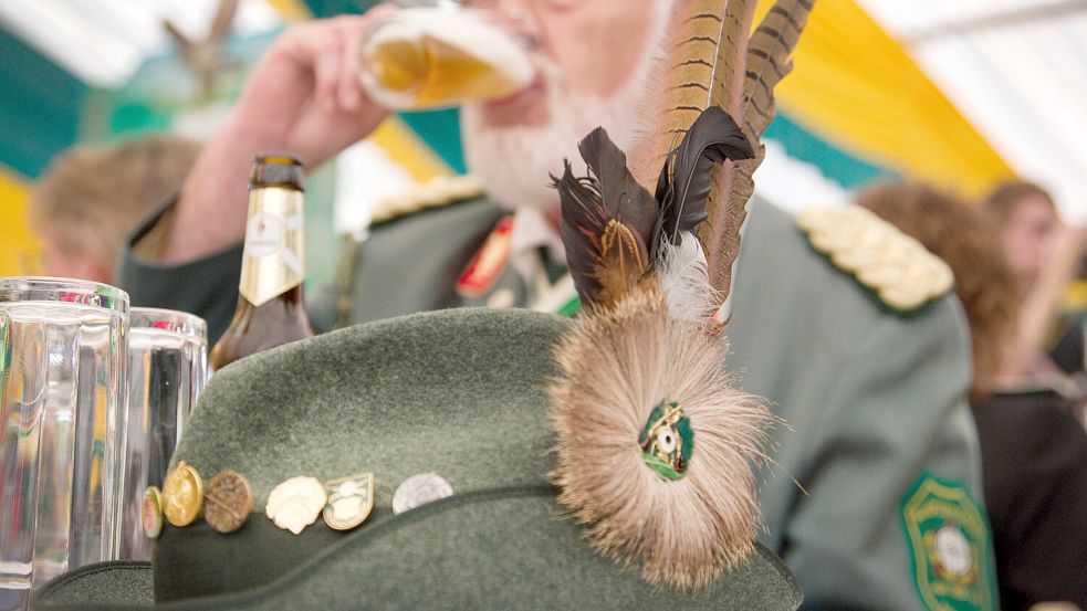 Frauen in Schützen-Uniform? Das will man im emsländischen Stavern nicht sehen. In esterwegen ist das anders.. Symbolfoto: Gentsch/DPA