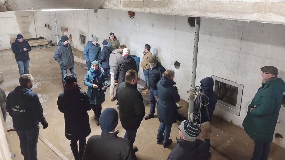 Die Teilnehmenden des Richtfestes konnten sich einen Eindruck vom Neubau verschaffen. Foto: Ferber