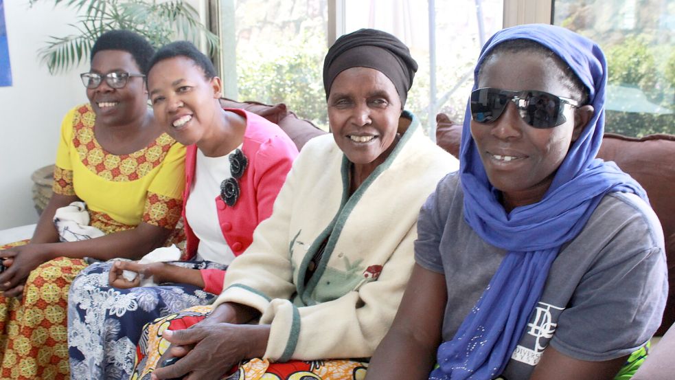 Hilfe vor Ort: Cornea Help arbeitet mit Ärzten in Ruanda zusammen, um Menschen an der Augenhornhaut zu operieren. Foto: Nording/Archiv