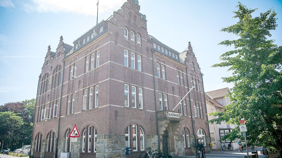 Im Rathaus der Stadt Borkum wird kein Arbeitsplatz für einen Pressesprecher eingerichtet. Foto: dpa/Sina Schuldt