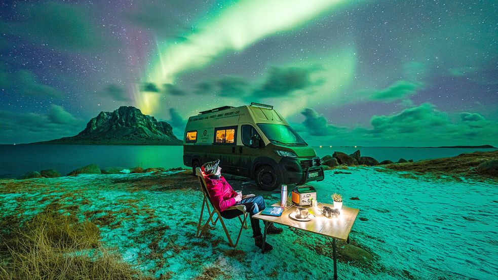 Das Paar reist mit dem Van durch die Welt, wie hier am Nordkap. Foto: FeuerQuell