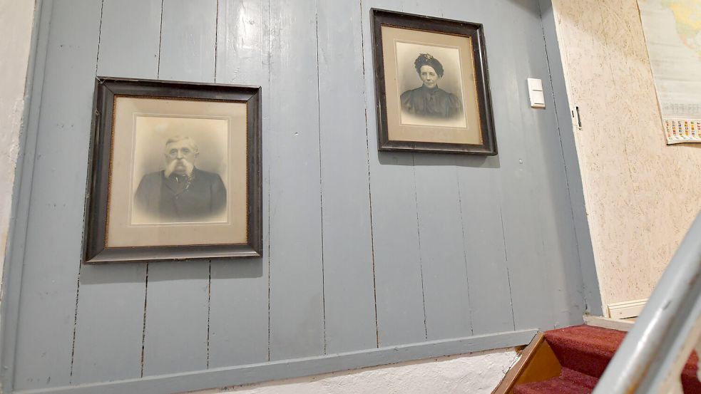 Das sind die Ururgroßeltern von Johann Smid, die den Hof 1880 gebaut haben: Jan Eden Smid und seine Frau Margarete Schöningh. Foto: Ortgies